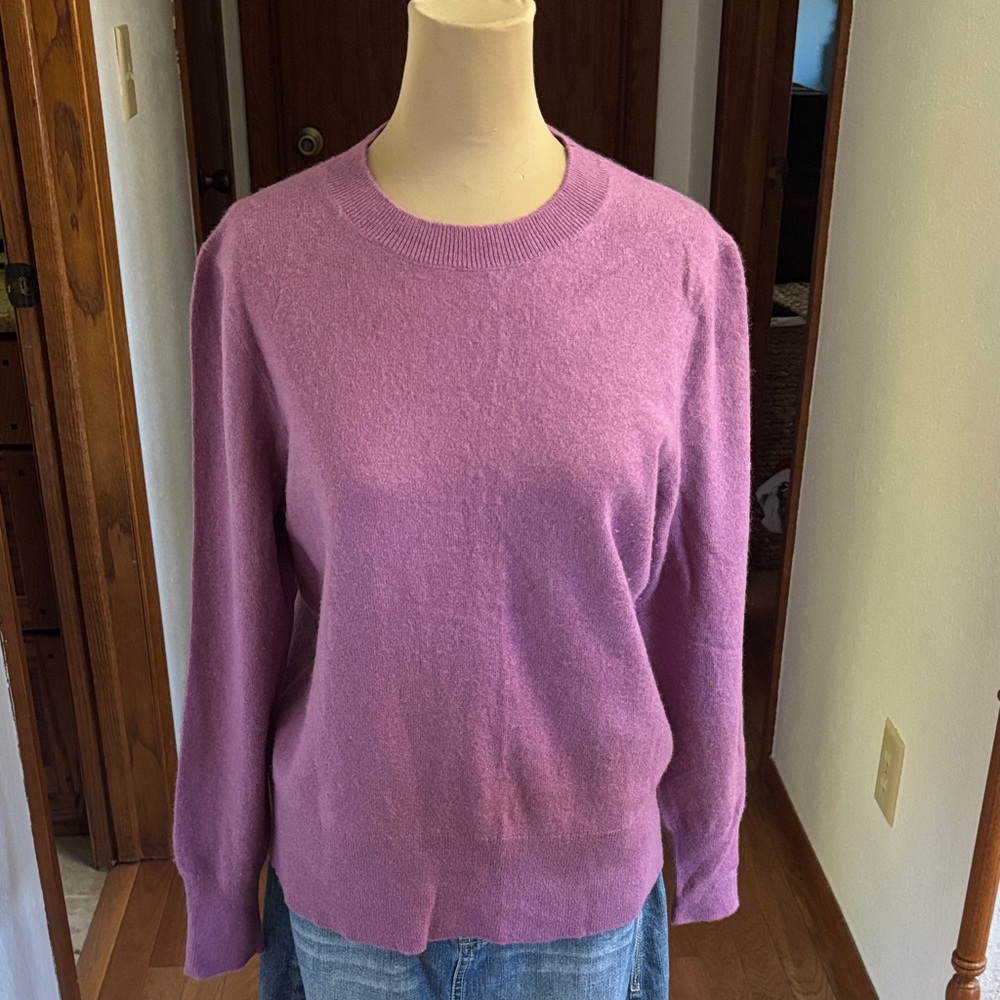 J.Crew Classic cashmere sweater. Size Large.